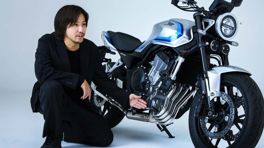 Will Honda’s New CB400 Super Four E-Clutch Win Over Modern Riders?