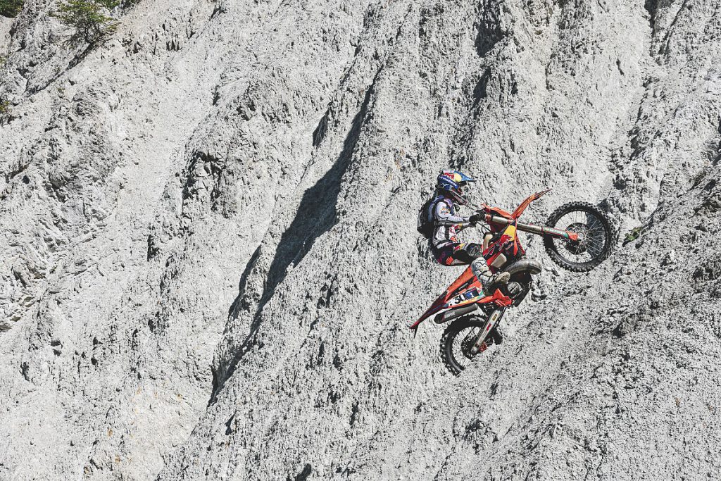 RECORD-EQUALLING SEVENTH RED BULL ROMANIACS WIN FOR MANI LETTENBICHLER