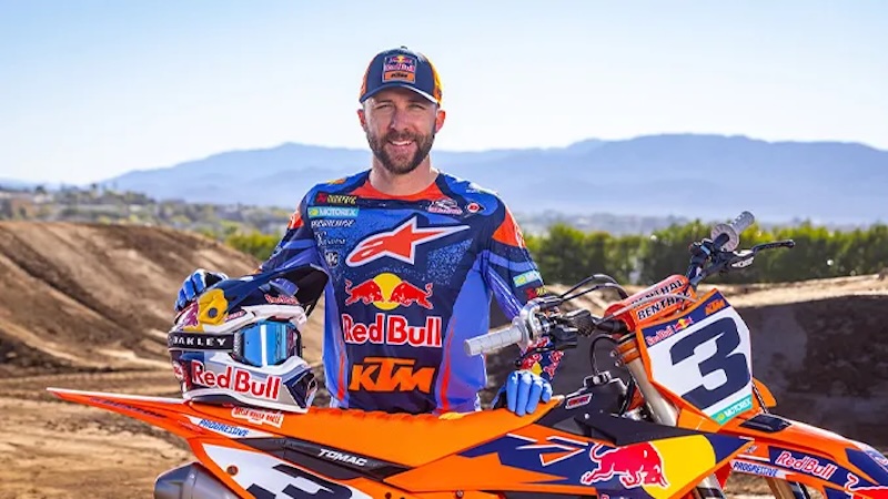 Racing roundup: Tomac announces retirement, Pro Motocross crowns champions